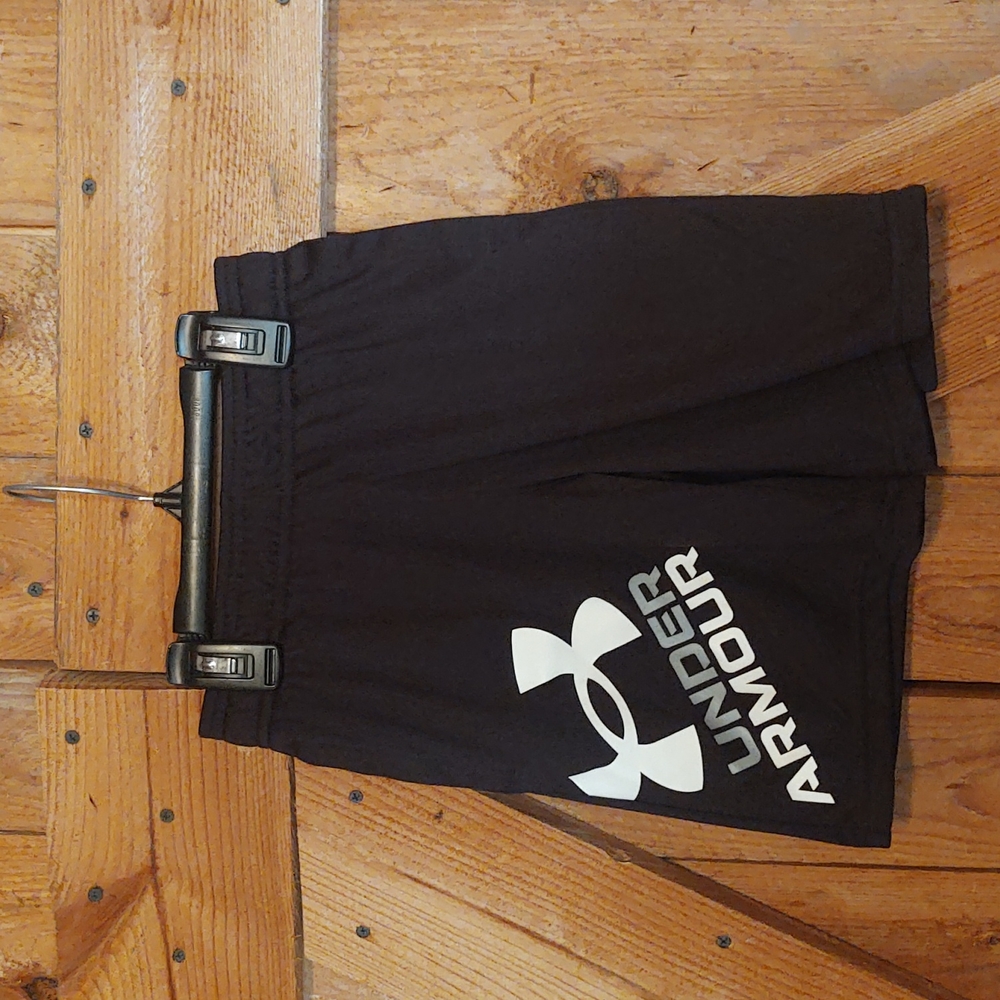 Boys XS Under Armour Loose Coupe Athletic Shorts